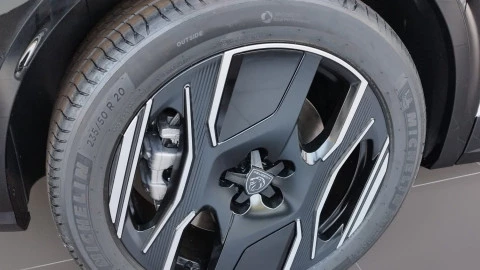 Peugeot e-3008 GT Eléctrico 157kW