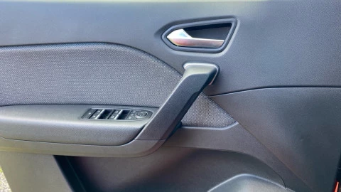 Renault Captur techno Eco-G 100cv (74 kW)