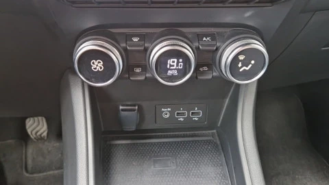 Renault Captur techno TCe 67kW (90CV)