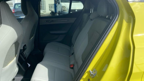 Volvo EX30 Single Motor Extended Range Plus Auto