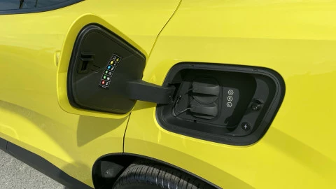 Volvo EX30 Single Motor Extended Range Plus Auto