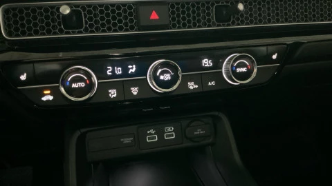 Honda Civic 2.0 i-MMD Elegance CVT