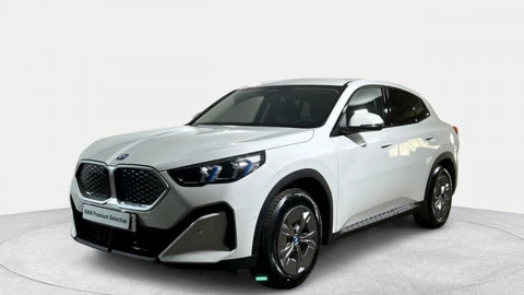 BMW iX2 xDrive30