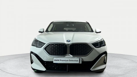BMW iX2 xDrive30