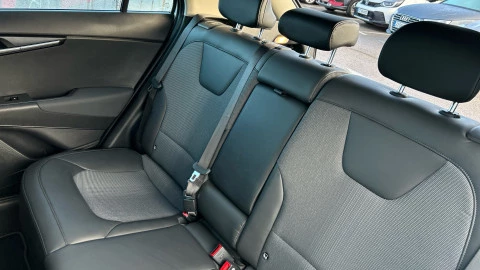 Kia Niro 1.6 GDi HEV 104kW (141CV) Drive