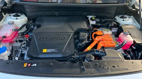 Kia Niro 1.6 GDi HEV 104kW (141CV) Drive