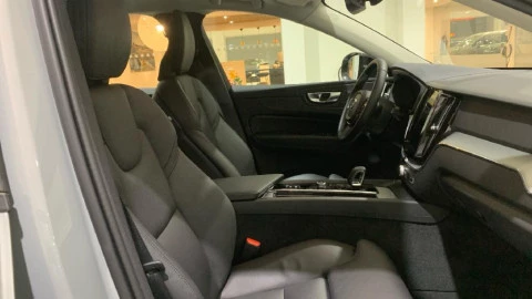 Volvo XC60 2.0 B4 D Plus Dark Auto