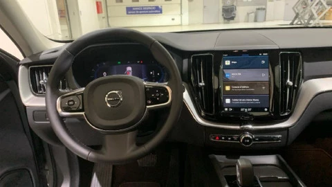 Volvo XC60 2.0 B4 D Plus Dark Auto