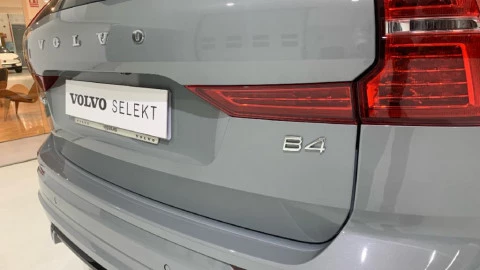 Volvo XC60 2.0 B4 D Plus Dark Auto