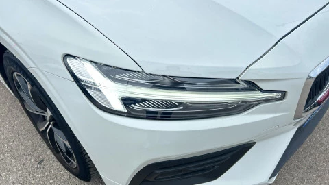 Volvo V60 2.0 B4 (D) Momentum Pro Auto