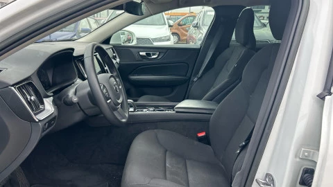 Volvo V60 2.0 B4 (D) Momentum Pro Auto