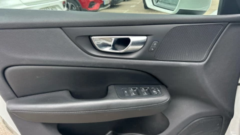 Volvo V60 2.0 B4 (D) Momentum Pro Auto