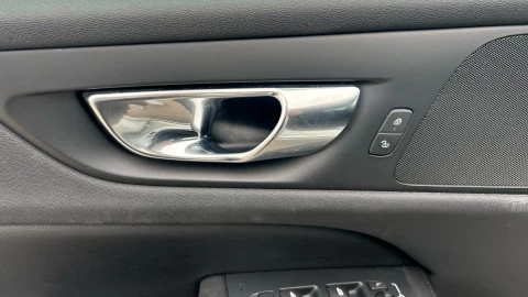 Volvo V60 2.0 B4 (D) Momentum Pro Auto