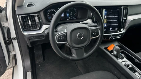 Volvo V60 2.0 B4 (D) Momentum Pro Auto