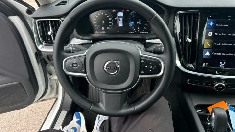 Volvo V60 2.0 B4 (D) Momentum Pro Auto