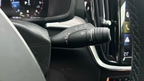 Volvo V60 2.0 B4 (D) Momentum Pro Auto