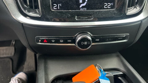 Volvo V60 2.0 B4 (D) Momentum Pro Auto