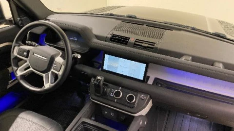 Land Rover Defender 3.0D I6 250 SE 90 Auto 4WD MHEV