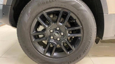 Land Rover Defender 3.0D I6 250 SE 90 Auto 4WD MHEV