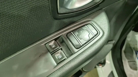 Renault Clio Limited TCe 55kW (75CV) -18