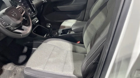 Volvo XC40 1.5 T2 Momentum Pro