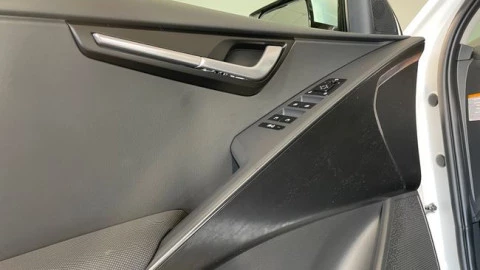 Kia Niro 1.6 GDi HEV 95kW (129CV) Drive