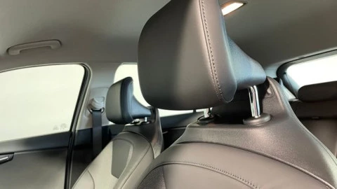 Kia Niro 1.6 GDi HEV 95kW (129CV) Drive