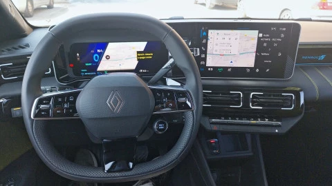 Renault 5 E-Tech   Iconic cinq autonomia confort 110 kW