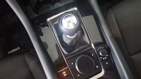 Mazda3 2.0 e-SKYACTIV-G 88KW HOMURA