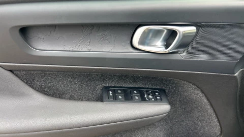 Volvo XC40 Recharge Eléctrico Core Auto