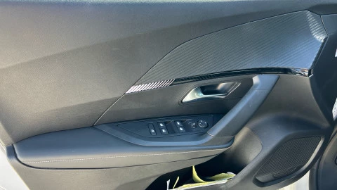 Peugeot 2008 Allure Puretech 130 S&S EAT8