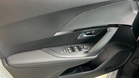 Peugeot 2008 Allure Puretech 130 S&S EAT8