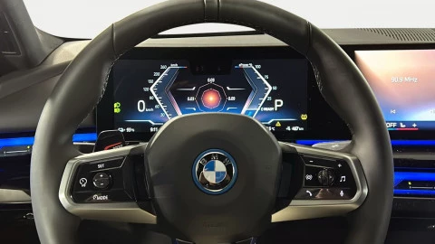 BMW i5 EDRIVE40