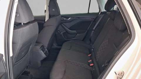Skoda Kamiq 1.0 TSI 81kW (110CV) DSG Emotion