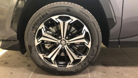 Suzuki Across 2.5 PHEV 4WD