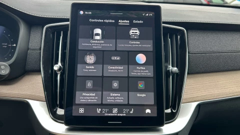 Volvo XC90 2.0 T8 AWD Plus Dark Recharge Auto