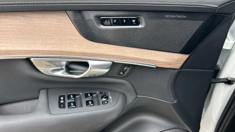 Volvo XC90 2.0 T8 AWD Plus Dark Recharge Auto