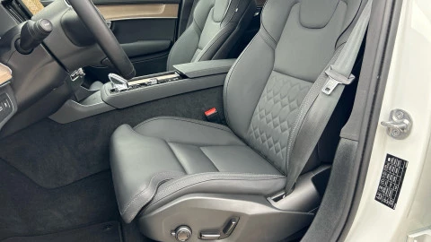 Volvo XC90 2.0 T8 AWD Plus Dark Recharge Auto