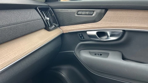 Volvo XC90 2.0 T8 AWD Plus Dark Recharge Auto