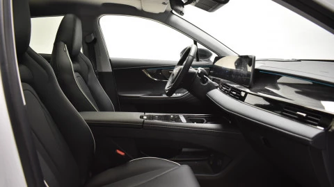 Omoda 5 EV EV 61 kWh Premium