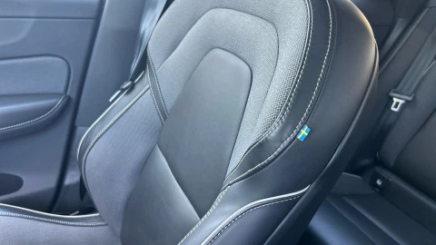 Volvo XC60 2.0 D4 R-Design Auto