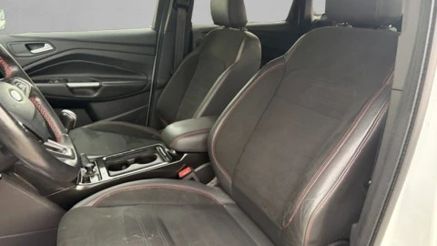 Ford Kuga 2.0 TDCi 110kW 4x2 A-S-S ST-Line