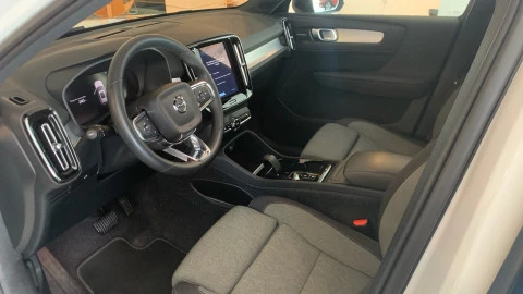 Volvo XC40 2.0 B3 G Plus Dark Auto