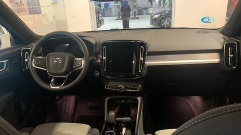 Volvo XC40 2.0 B3 G Plus Dark Auto