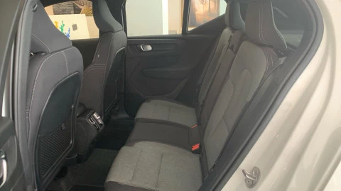 Volvo XC40 2.0 B3 G Plus Dark Auto