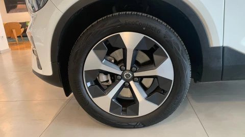 Volvo XC40 2.0 B3 G Plus Dark Auto