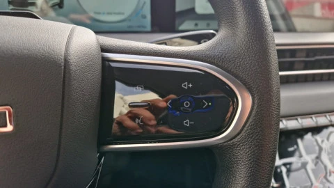 EBRO S400 1.5 DHE HEV Premium CVT