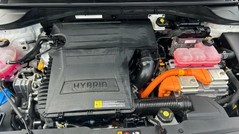 Kia Niro 1.6 GDi HEV 104kW (141CV) Drive