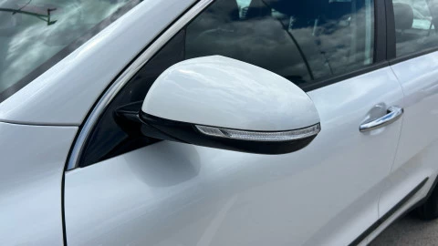 Kia Niro 1.6 GDi HEV 104kW (141CV) Drive