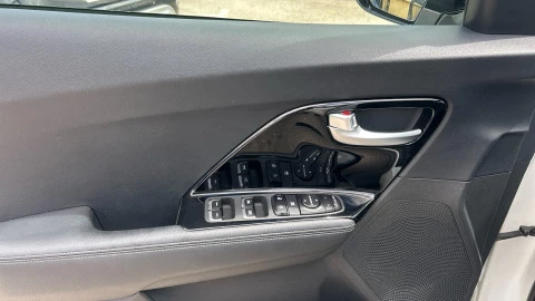 Kia Niro 1.6 GDi HEV 104kW (141CV) Drive